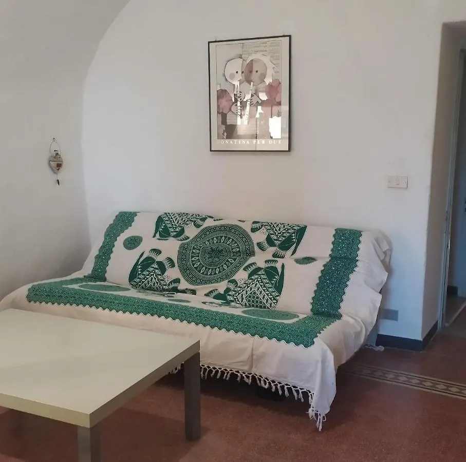 La Casa Rosa Lejlighed Lingueglietta 0*,  Italien